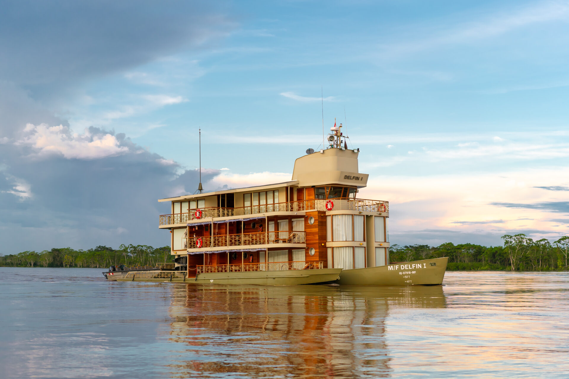 Delfin I Amazon Cruise