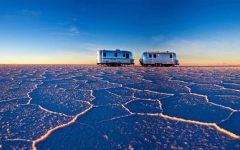 De Luxe Camper Tours in Salt Flats